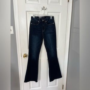 Women’s Lucky Brand High Rise Jeans. Size 4. NWT. Length is 30” dark wash.